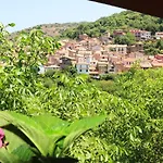 Il Giardino - Agrifoglio בית נופש אריצו