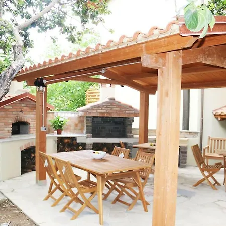 Il Giardino - Agrifoglio Vakantiehuis *